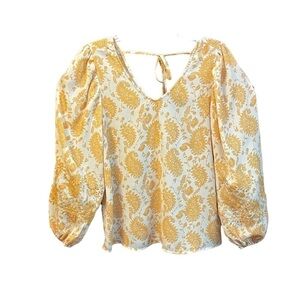 Daytrip by Buckle  Women's Yellow/White Paisley Print Tie Back Shirt Size Small